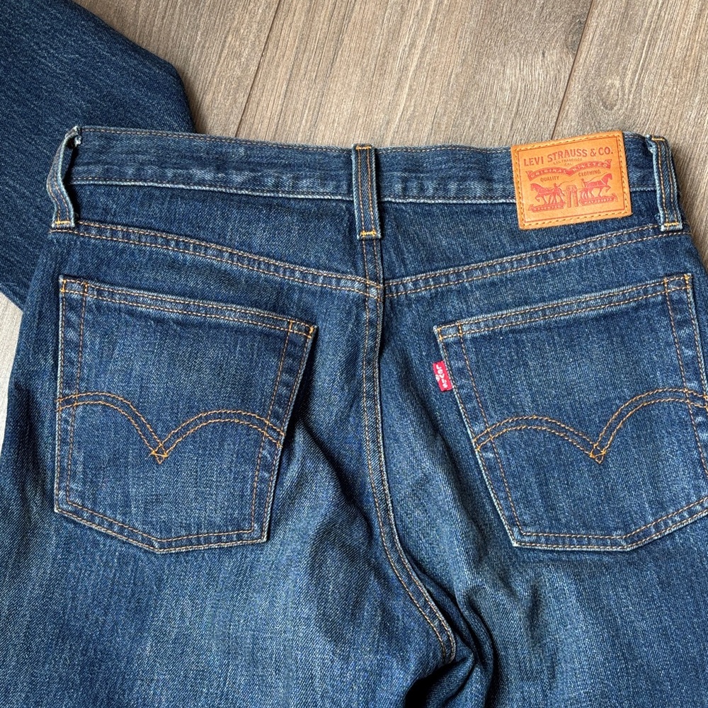 Levi’s Wedgie Straight Raw Hem Denim Jeans Size 28 - Picture 3 of 6